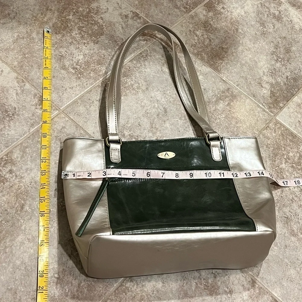 Aurielle Leather Tote Bag Purse Silver Green Double Handle Pockets Zipper